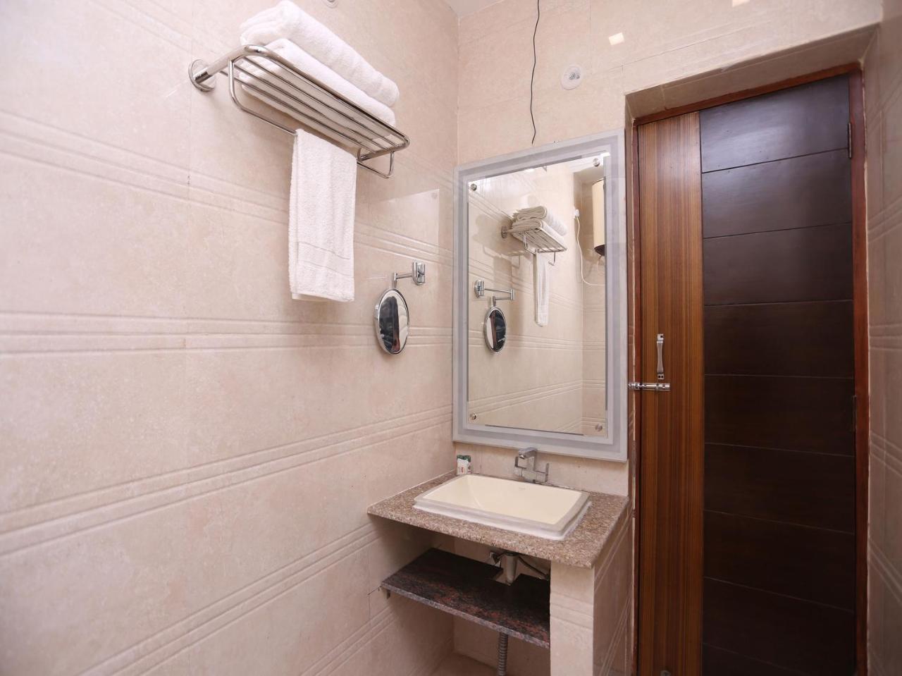 Oyo 10448 Green View Home Stay Déhrádún Exteriér fotografie